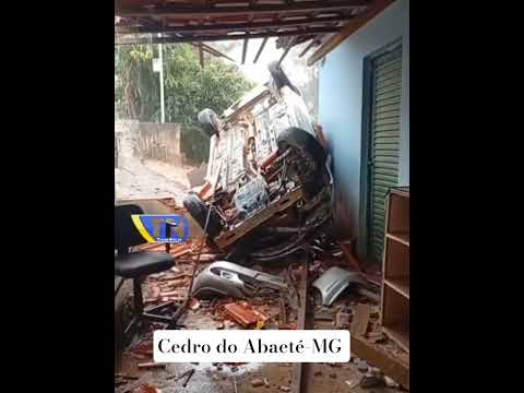 🚗💥 Acidente inusitado chama atenção em Cedro do Abaeté nesta tarde 23/02/2026