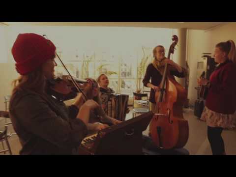 Mitä tapahtuu Keski-Pohjanmaan konservatoriossa aivan tavallisena arkipäivänä!