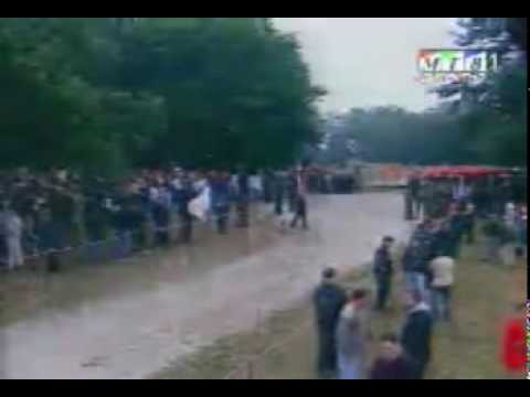 Macedonian Band Synthesis- Mori Mome (Ilinden 2003)