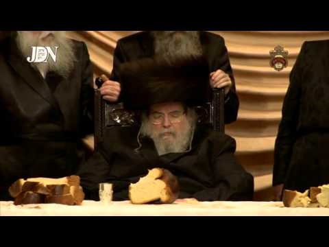 Acheinu Kol Beis Yisroel Sung @ Belz Sheva Brochos For Kidnapped Israeli Teens