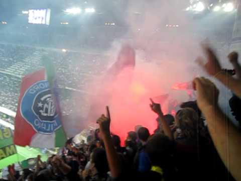 Inter - Juve 3.10.10 - Curva Nord - Pazza Inter Amala