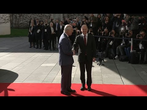 شاهد المستشار الألماني يستقبل الملك تشارلز الثالث في برلين