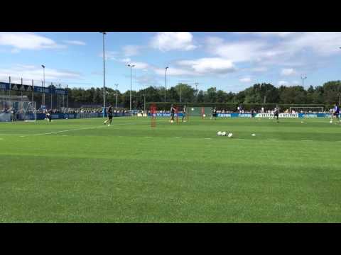Schalke Training: Variable Torschussübungen