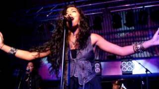 Melanie Fiona - Monday Morning (live)