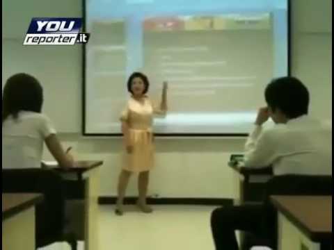 GUARDATE COSA FA QUESTA INSEGNANTE CINESE AD UN SUO ALUNNO