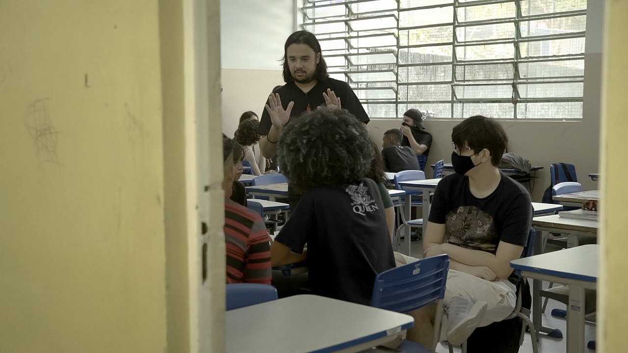 Ensino Médio: os desafios da retomada presencial e a recomposição de aprendizagens