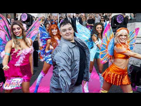 Carlos Diaz Gandia & the Winx dance the official 'Under the Sign of Winx' Choreography! | Winx Club