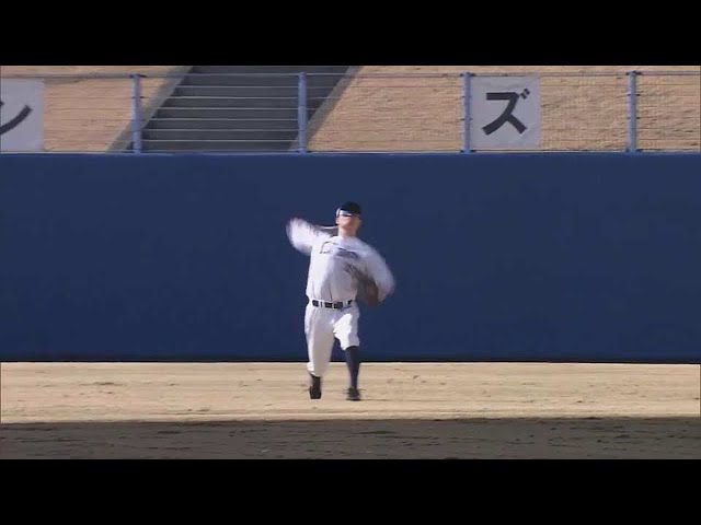 【春季キャンプ】ライオンズ・若林楽人がシートノックで外野からのレーザービームで魅せる!!  2023年2月8日 埼玉西武ライオンズ