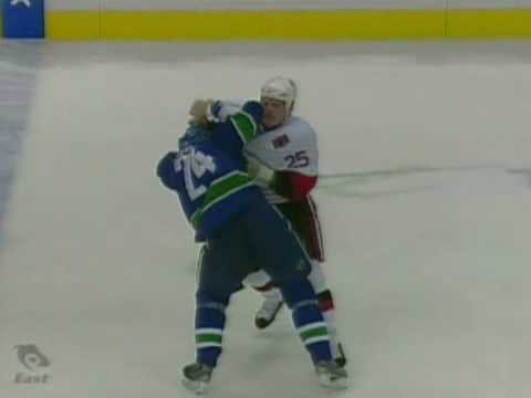 Chris Neil vs Darcy Hordichuk