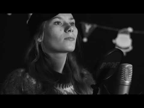 Blackroom Sessions - Zoee - Kiss To Remember (Christmas Kiss)