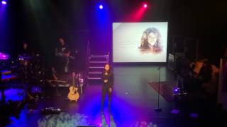 Tyesha Sahuleka bij Theatertour Discover Berget Lewis Theater De Speeldoos, Baarn. 28 April 2017 MVA