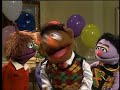 Classic Sesame Street Kingston S Day