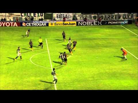 Figueroa al travesaño. San Martín 1 - Olimpo 0. Fecha 10. Primera División 2015. FPT.