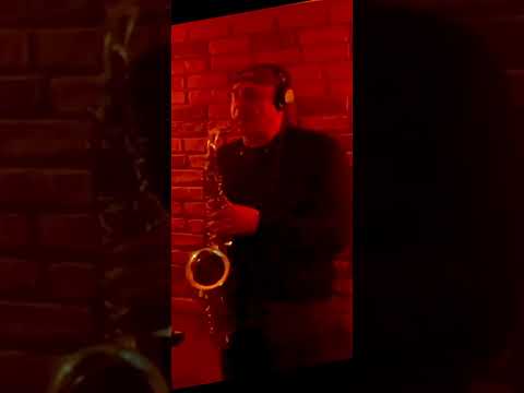 Christmas Song, Chestnuts roasting on an open fire (Carpenters version), Tenor Saxophone #shorts