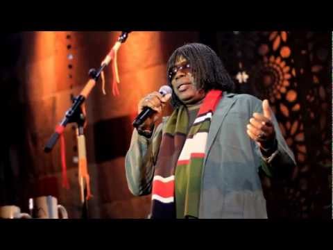 MIlton Nascimento "Anoiteceu" Música de Francis Hime & Vinicius de Moraes 1997