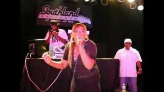 Rah Digga performs &quot;Tight&quot; &amp; drops some bars for Female Emcees