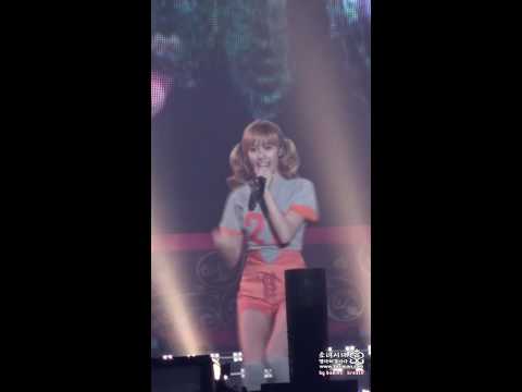 [FANCAM] SNSD jessica @ lotte concert - GEE