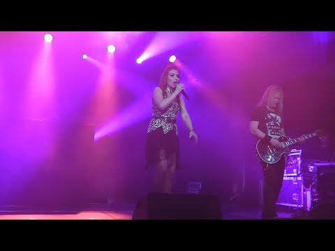 2 Fabiola - Flashback (Live At Beverse Feesten 23-08-2019)