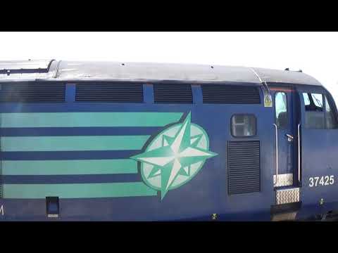 37425 'Concrete Bob' thrashes out of Acle