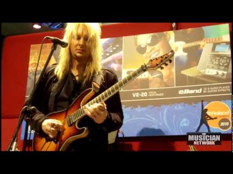 W NAMM 2010 - ROLAND BOSS ME25 & E-BAND DEMO - ROBERT MARCELLO
