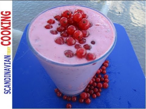 Red Currant Strawberry Smoothie Recipe Using Typical Scandinavian Flavors ☀️
