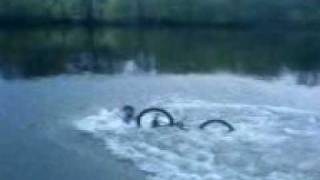 preview picture of video 'Bike jump in to water, The Leeds Lads'