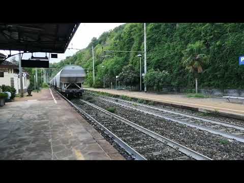 Re620 030 con merci trasporto cereali in transito a Preglia