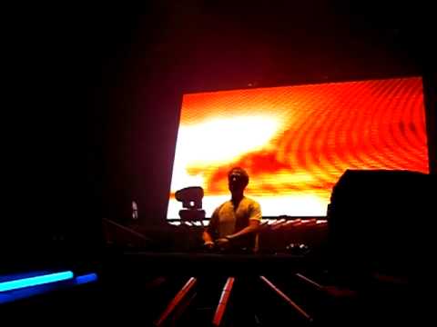 Armin Van Buuren 2009 At Metro City Perth - Sunset Boulevard (Vid 14/26)