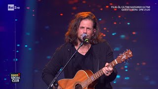 Enrico Nigiotti con "Tuo Per Sempre" - Radio2 Social Club 20/11/2023