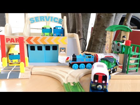Building Smart Train Operator Track Changes Washing Station  Toy Level Cross Car Parking Brio Thomas Video