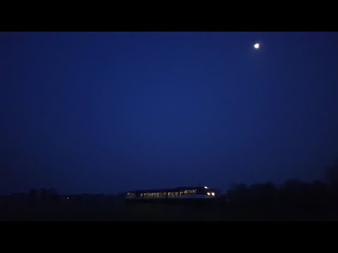 DPN-G 61170 unter'm fast vollen Mond zur Blauen Stunde bei Seefeld (Mark)