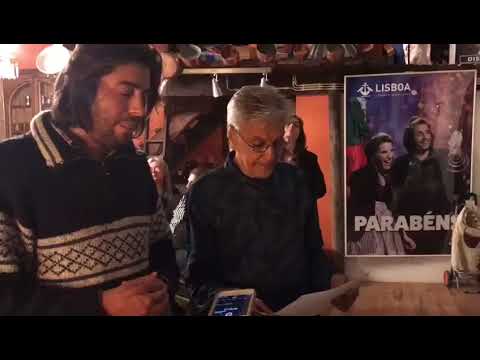 Salvador Sobral & Caetano Veloso - Amar pelos dois (Salvador's home 10-05-2018)