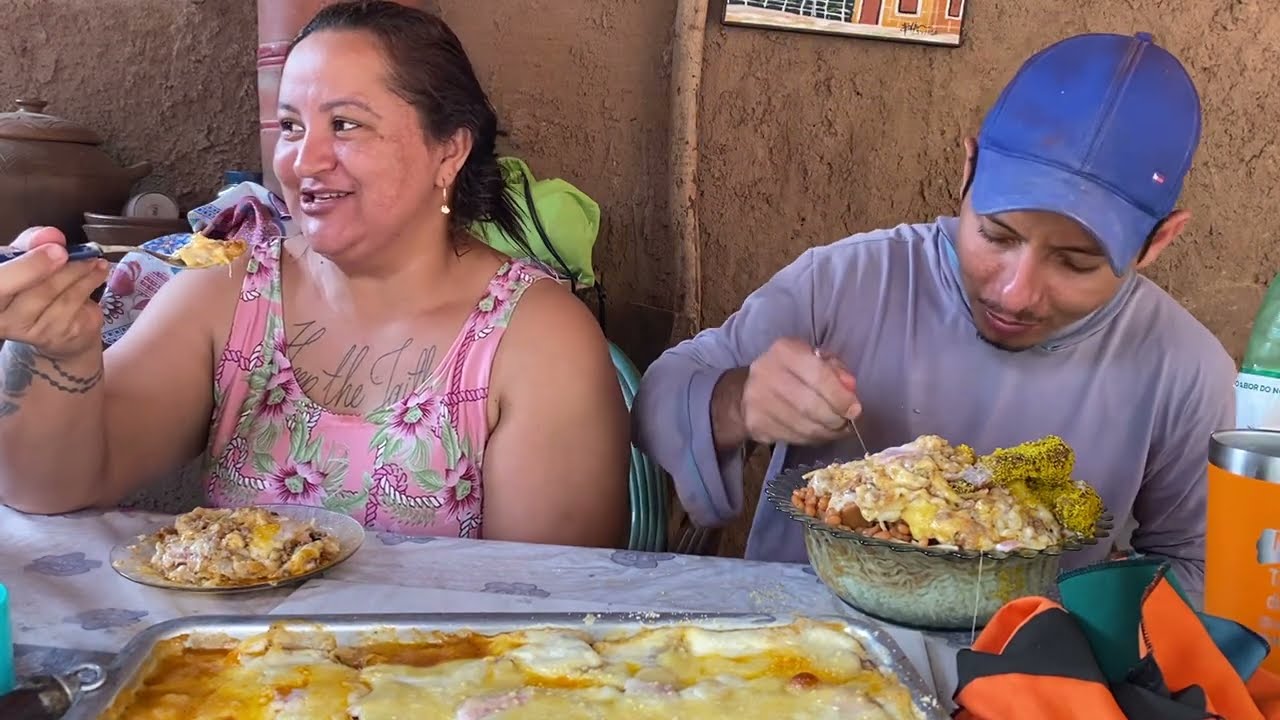 Lasanha no almoço de hoje ea cumade tá dodói gente🙏gratidão