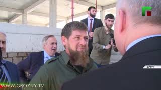 Рамзан Кадыров и Сергей Чеботарев посетили стройплощадку школы в городе Аргуне