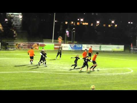 19 dec 2011 VV De Meern C2 - VV De Meern D1 vr 4-3, deed me denken aan Zlatan Ajax - NAC