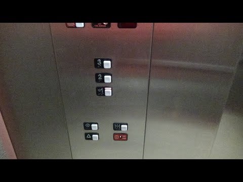 Schindler 300A Elevator at 3500 Brooktree Rd, Wexford, PA