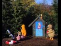 Bamse Og Kylling Tisser I Busken