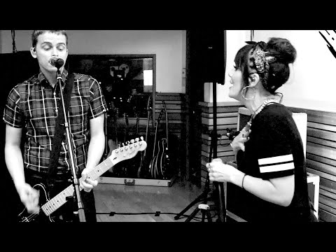 The Interrupters - Easy On You (Live)