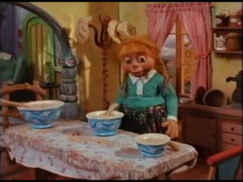 Excerpt from Goldilocks and the Three Bears Sing Their Little Bitty Hearts Out.