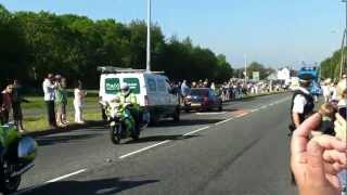 preview picture of video 'London 2012 Olympics Torch - Barry - 6 minutes out Parade'