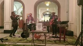 Don&#39;t Talk Murder While I&#39;m Eating