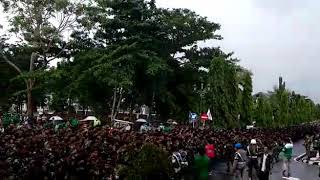 Download lagu Luar Biasa, Ribuan Banser menyanyikan yel yel menggetarkan dunia. mp3 Download lagu Luar Biasa, Ribuan Banser menyanyikan yel yel menggetarkan dunia. mp3