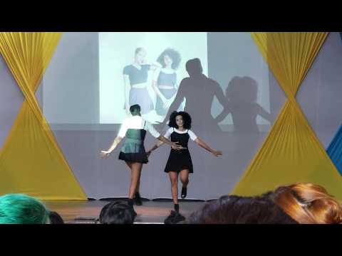 [APRESENTAÇÃO 4FUN] MEAN GIRLS  Intro + La la la (Weki Meki)