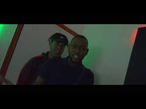 T KEN - FAKE FRIEND [STUDIOS PERFORMANCE]