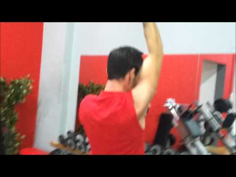 Extensión francés triceps a 1 mano de pie