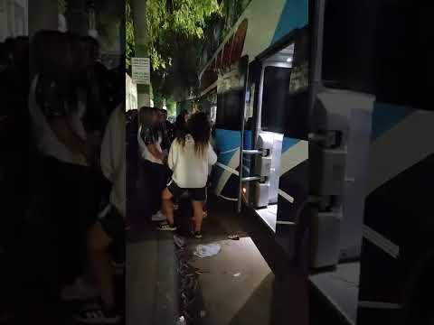 El primer plantel del futbol femenino, saliendo a Santa Fe, Rafaela.