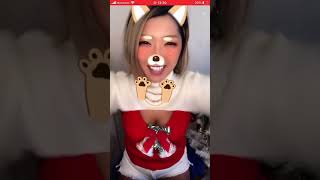 ライブ配信　サンタコス　胸チラ　谷間