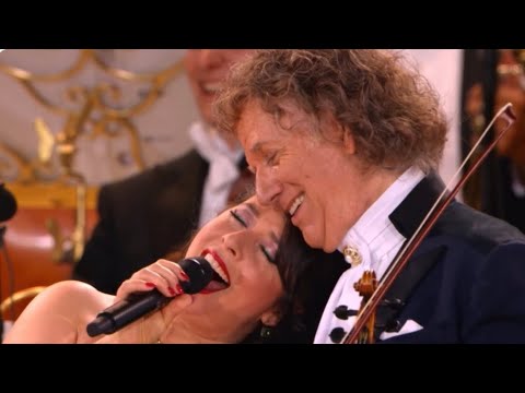 André Rieu mit Dorona Alberti (Those were the Days, It’s raining men, We are the world) Maastricht