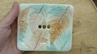 Keramická mýdlenka s výrazným barevným kapradím