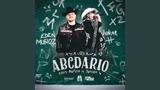 Kadr z teledysku Abcdario tekst piosenki Eden Muñoz & Junior H